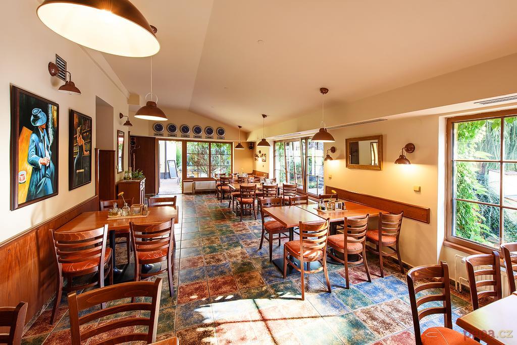 Restaurace A Penzion U Palecku Skuteč Εξωτερικό φωτογραφία